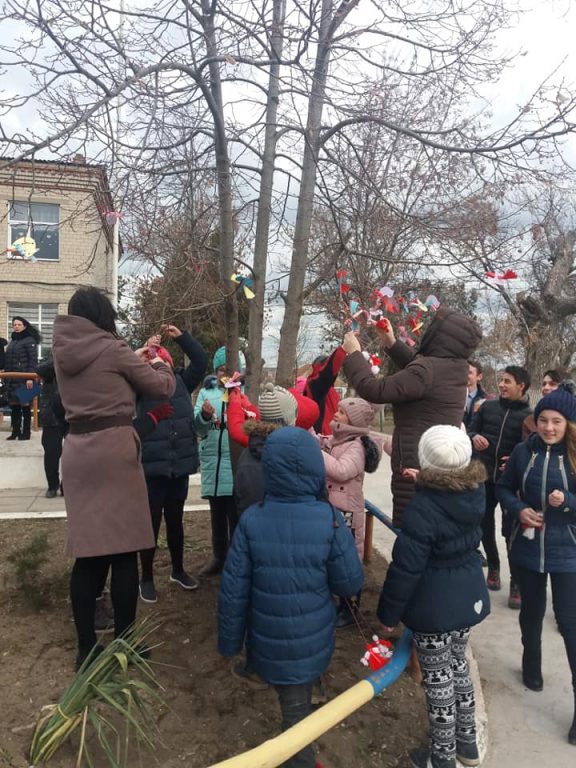 Честита Баба Марта традиційне болгарське свято весни Чорноморський