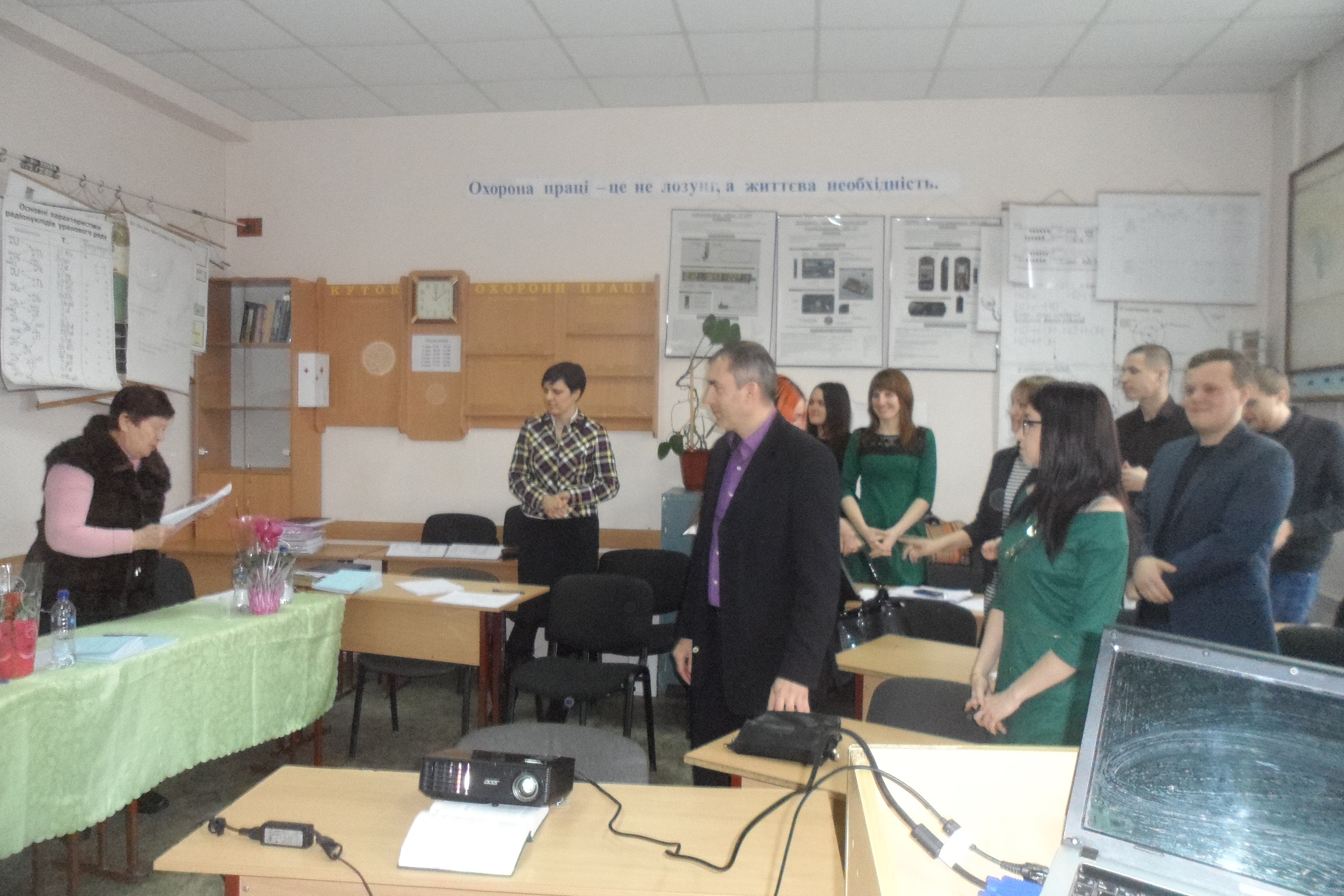 Golova_AK_prof__d-r_tekhn_nauk_zav_kafedri_tovaroznavsta_standartizatsiyi_ta_sertifikatsiyi_KhNTU_oprilyudnyuye_rezultati_zakhist